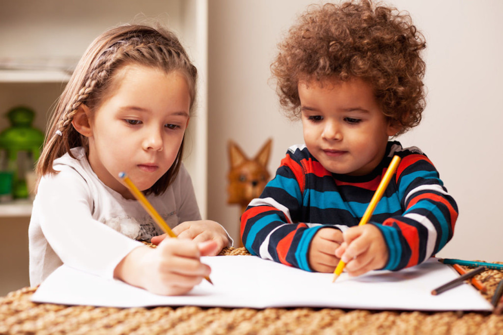 preschoolers-girl-boy-studying